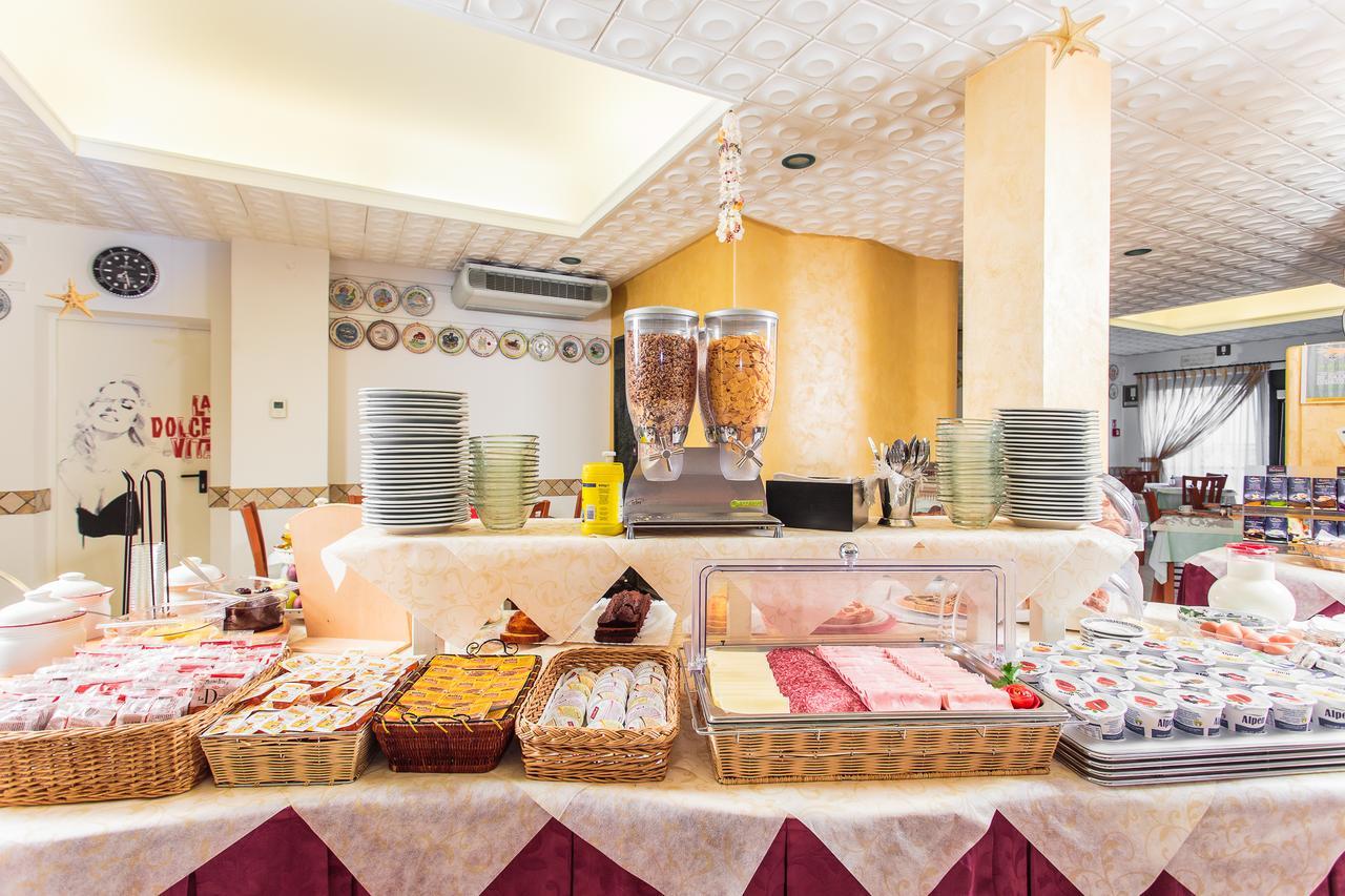 Hotel Dolcevita Cesenatico Zimmer foto